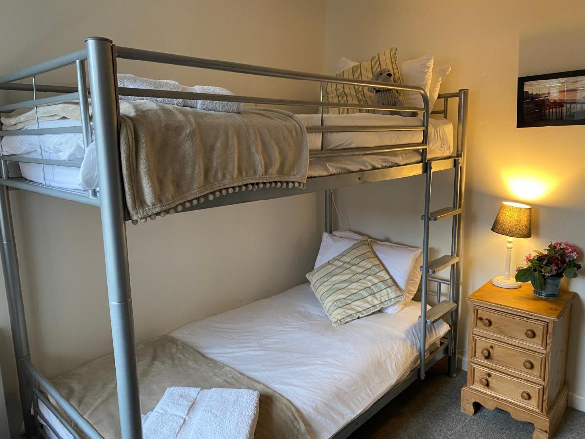 Trafalgar, Lovely Ground Floor Flat With Outside Patio Garden, Minutes Walk To Seafront 海景城 外观 照片