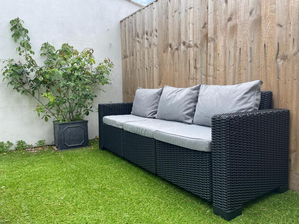Trafalgar, Lovely Ground Floor Flat With Outside Patio Garden, Minutes Walk To Seafront 海景城 外观 照片